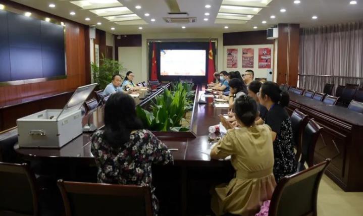 桂林市旅职中专召开新进教师跟岗学习工作推进会