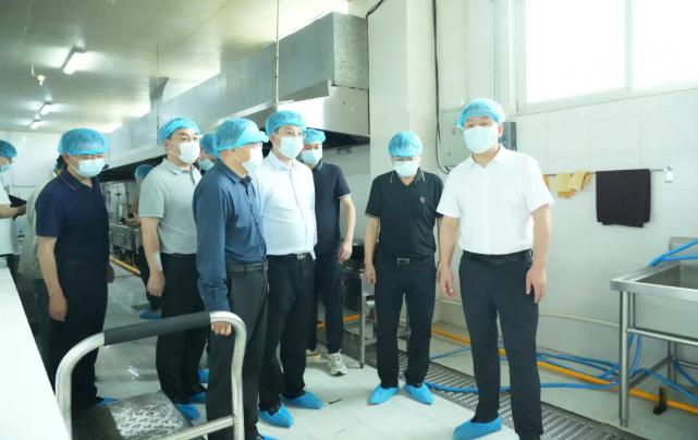 常务副市长李建军莅临利州中专督导食品安全工作