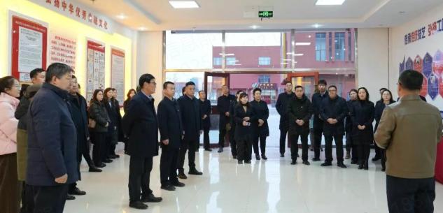 伊金霍洛旗综合实验中学与鄂托克前旗职业中学交流研讨活动圆满举行